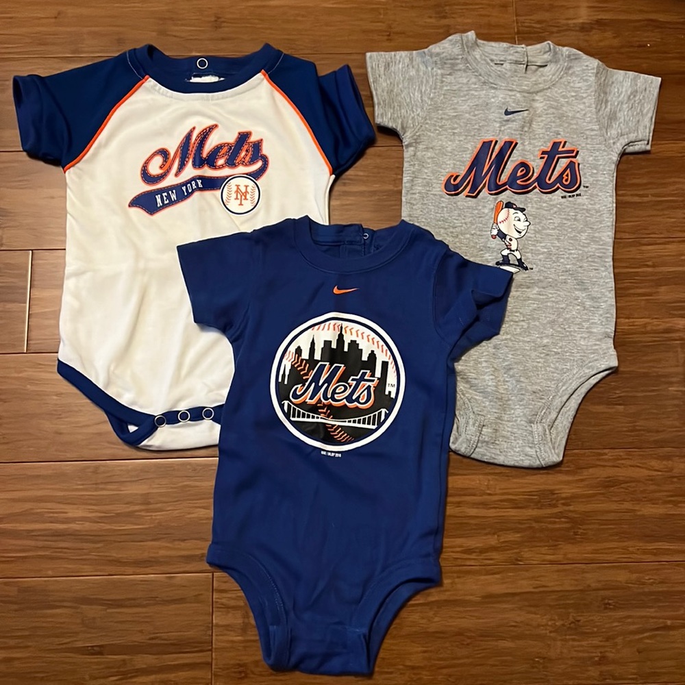 Three Mets Onesies | 3-6 months